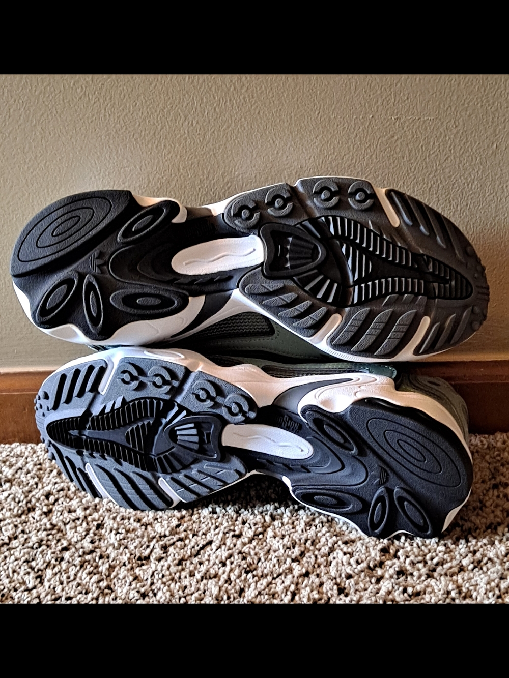 Adidas Ozweego OG Sage Green and Gray Chunky Runner Sneakers Size 9.5 - Picture 7 of 8